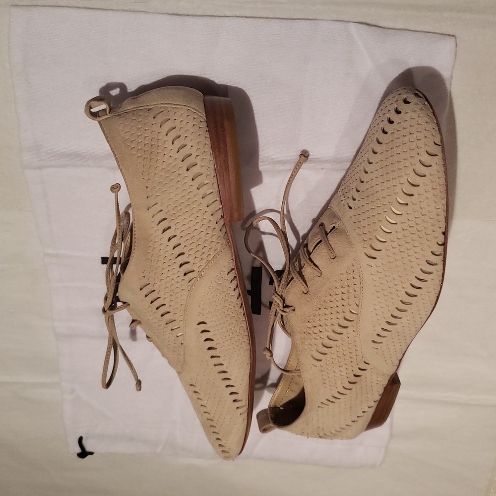 SCHUTZ New Perforated Leather Lace Up Flats Oxfords Comfort Nude Tan Women's - Picture 4 of 16